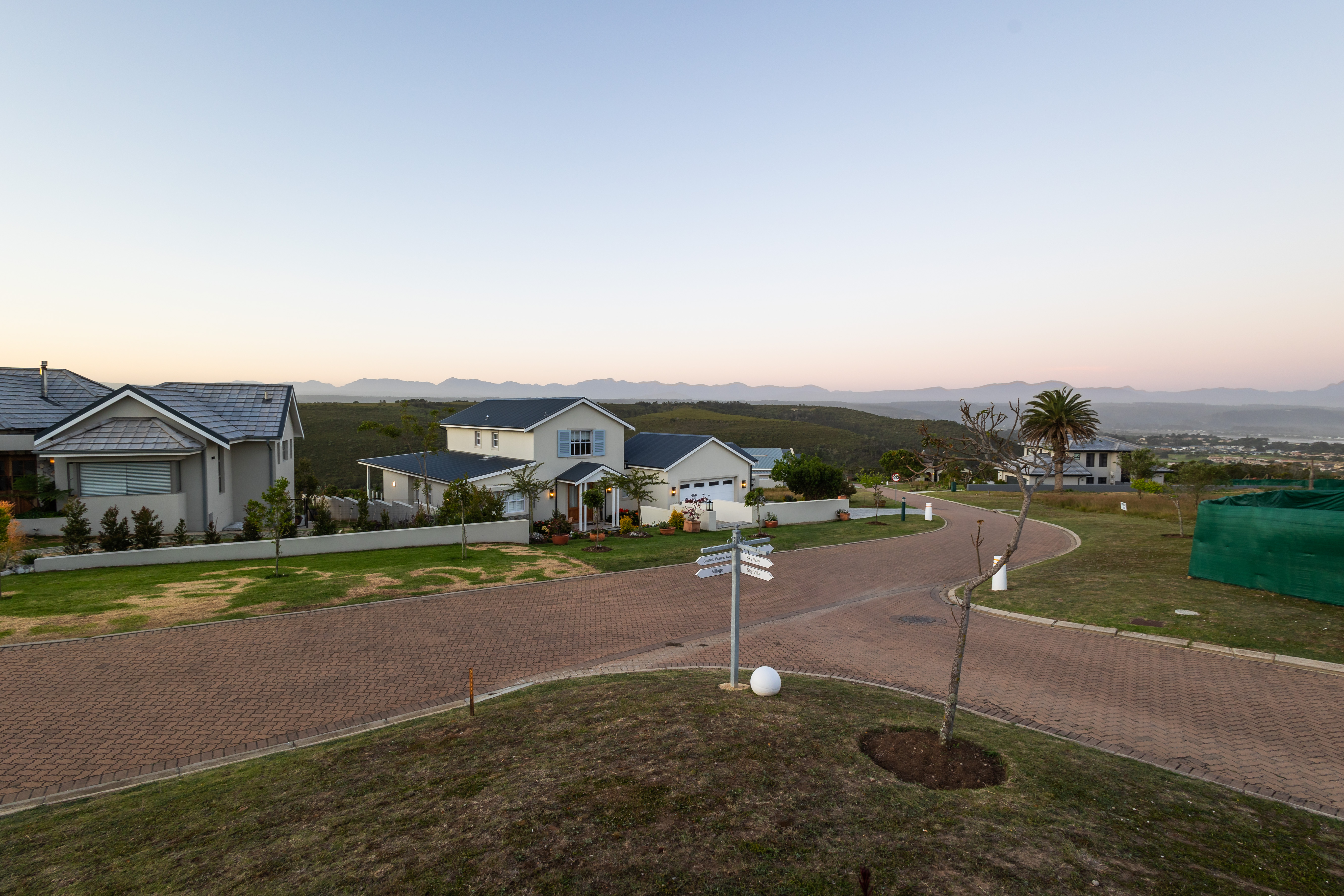 4 Bedroom Property for Sale in Baron View Western Cape